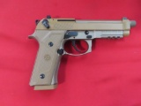 Beretta M9A3 9MM Extra Grips and 3 Mags and Hard case ~8126