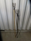 2 spears, metal and wood handle