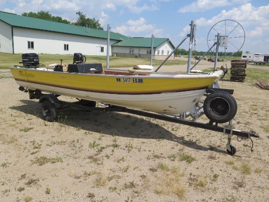 1980 Crestliner Fish Hawk, 16' aluminum boat, Mercury 40hp outboard with po