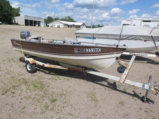 1984 Crestliner 14' fishing boat w/ Johnson 25hp (used this year, runs good) on shorelandr t