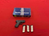 Smith & Wesson M&P Shield 40 SW pistol 4 mags, 3.125