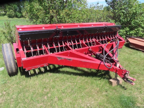 Case IH 5300 Soybean Special press drill, 12', with 6" spacings and grass