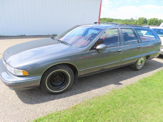 1992 Chevy Caprice wagon, 305 V-8, 9 passenger, 72,570 miles, was former sc