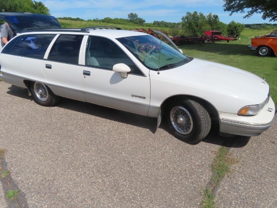 1992 Chevy Caprice Classic wagon, 305 V-8, 9 passenger, solid body, 116,500