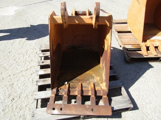 24" HD Backhoe Bucket