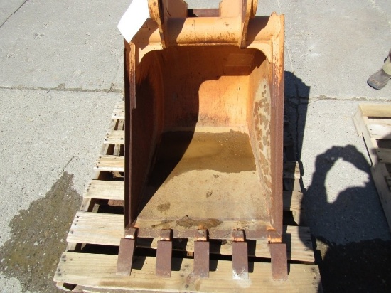 24" Light Duty Backhoe Bucket / 50 mm pins