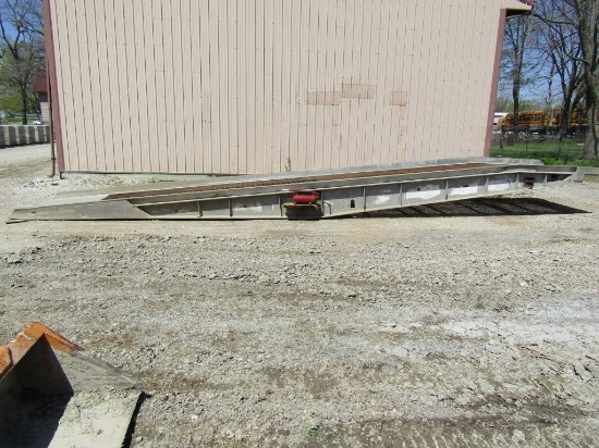 Portable Aluminium Hydraulic Ramp, 5'10" x 39'