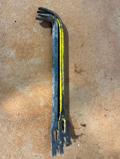 (2) 18" crowbar, located in Mt. Pleasant, IA.
