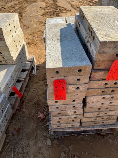 (10) 8" x 2' Western Aluminum Concrete Forms, Smooth, 6-12 Hole Pattern, Located in Latham, NY.