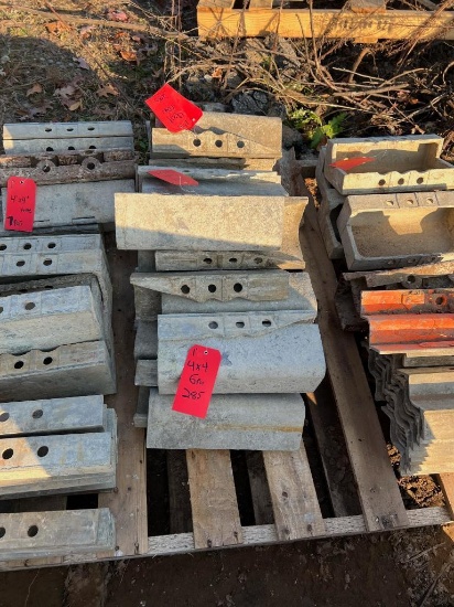 (6) 4" x 4" x 1' ISC Full, Western Aluminum Concrete Forms, Smooth, 6-12 Hole Pattern, Located in