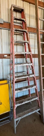 12' Fiberglass Step Ladder