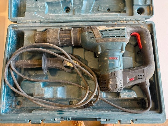 Bosch RH540M Rotary Hammer Drill