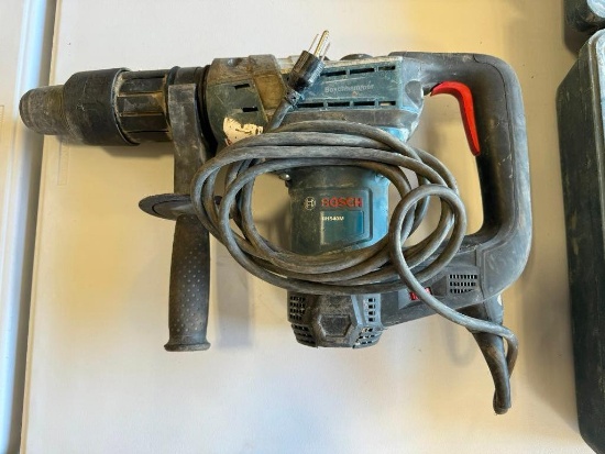Bosch RH540M Rotary Hammer Drill
