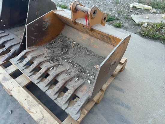 36" Case CX55B Excavator Digging Bucket