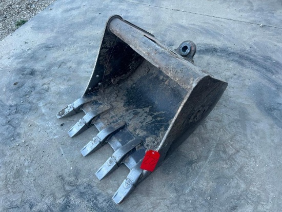 24" Excavator Digging Bucket