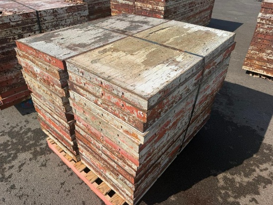 (30) 24 in x 4 ft Symons Steel-ply Concrete Forms