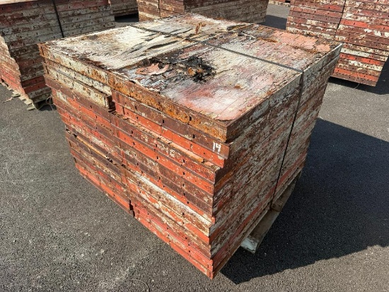 (30) 24 in x 4 ft Symons Steel-ply Concrete Forms