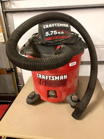 Craftsman 5.75HP wet/dry HD Vacuum on Casters