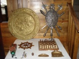 Assorted Home Decor - Wall hangings/collectibles