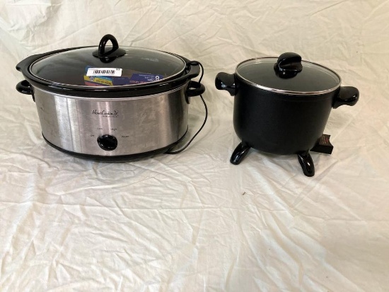 2 SLOW COOKERS