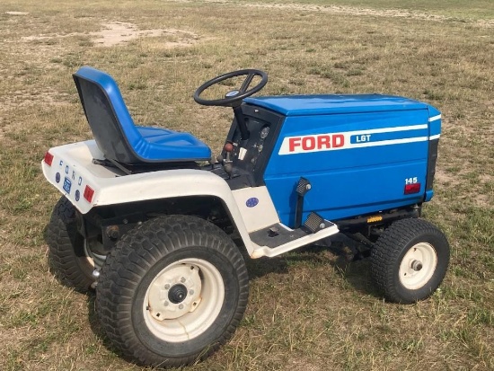 Ford LGT 145 Garden Tractor, Runs.