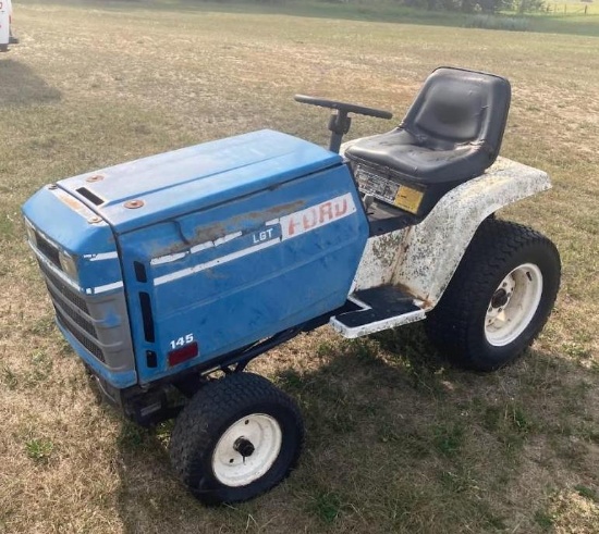 Ford LGT 145 Garden Tractor, Parts.
