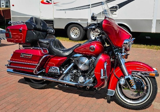 1998 Harley Davidson Electra Glide Ultra Classic Motorcycle, Only 42,980 Miles, Excellent Condition.