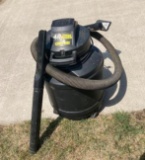 Genie 4.Ohp Shop Vacuum W/Attachments.