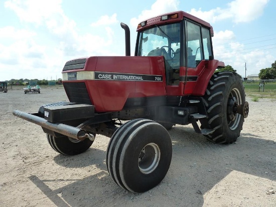 CASE IH 7130 TRACTOR