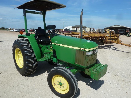 JD 990 TRACTOR