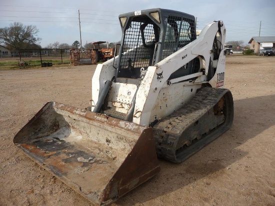 BOBCAT T300 TRACK TYPE SKID STEER LOADER