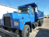 1982 MACK 6 1/2 TON TANDEM DUMP TRUCK