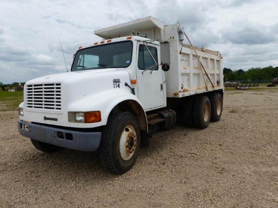 1995 INTERNATIONAL 4900 TANDEM AXLE DUMP TRUCK