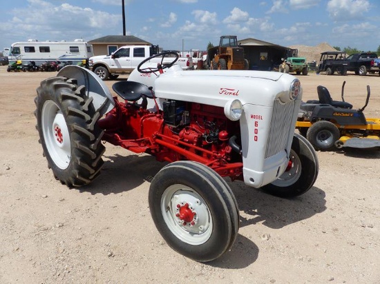 1957 FORD 640 GAS TRACTOR