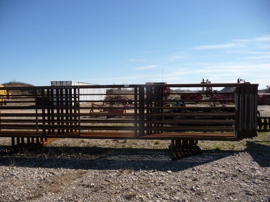 8 24' FREE STANDING PANELS INCLUDING 1 W/12' GATE