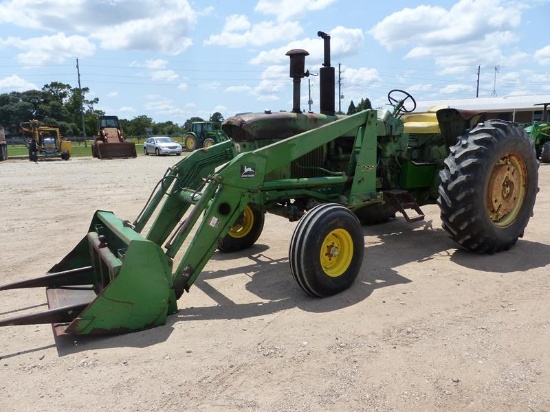 JD 4020 TRACTOR W/JD 7256 FE LOADER