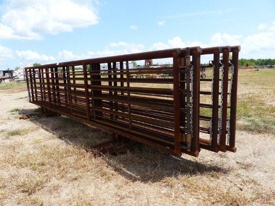 24' FREE STANDING PANELS 1 HAVING A 12' GATE