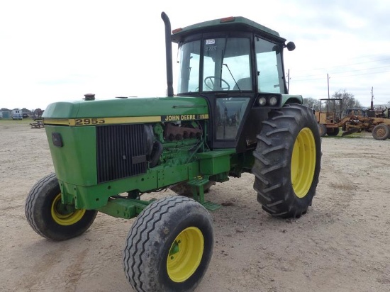 JOHN DEERE 2955 TRACTOR