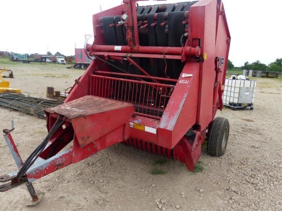 MASSEY FERGUSON 1565 ROUND BALER