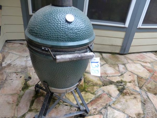 BIG GREEN EGG CHARCOAL GRILL