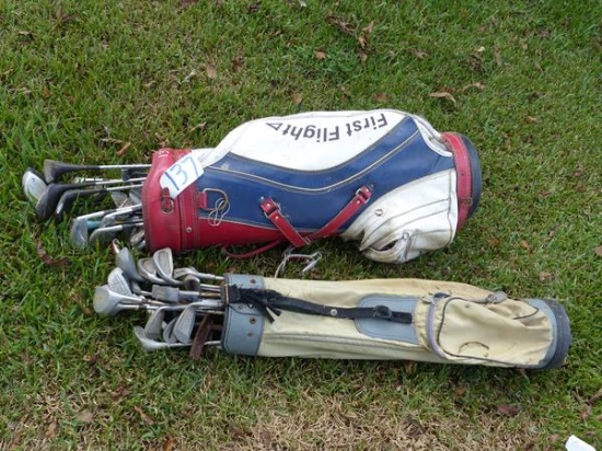 2 GOLF CLUB SETS AND 1 GOLF CLUB CART
