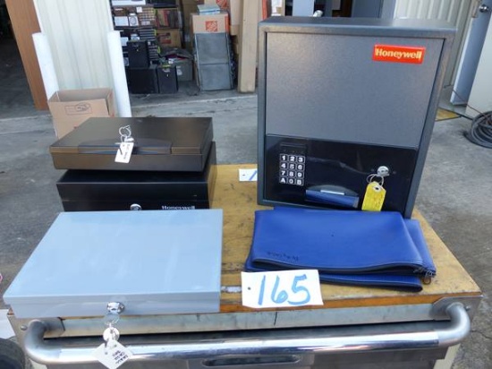 CASH BOXES, SAFE, DEPOSIT BAGS