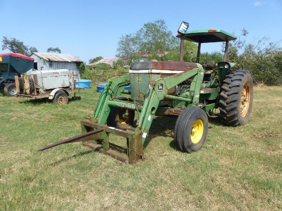 JOHN DEERE 2940 TRACTOR