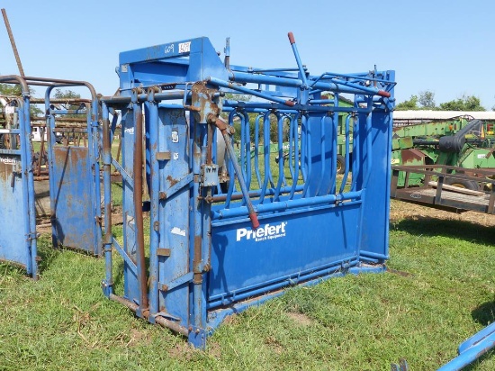 PRIEFERT SQUEEZE CHUTE W/CADDY