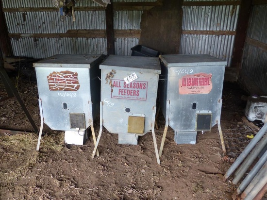 3 ALL SEASON DEER FEEDERS W/LEGS