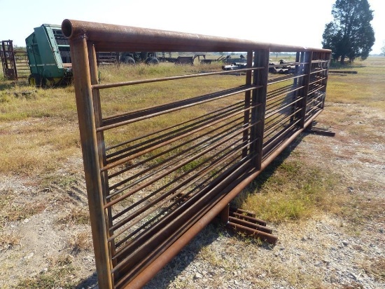 4-24' HEAVY DUTY FREE STANDING PANELS