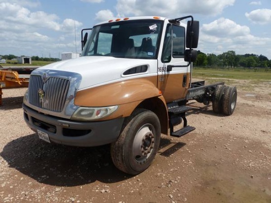2007 INTERNATIONAL 4300 DT466 UTILITY TRUCK