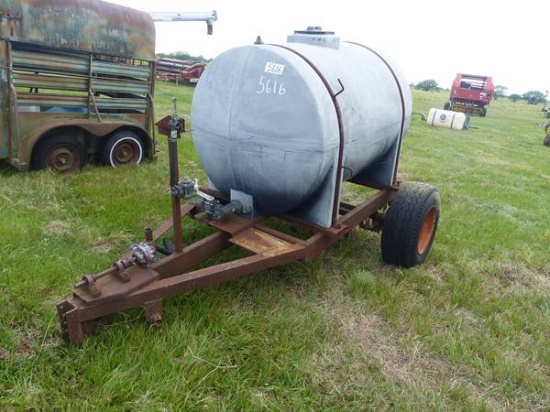 500 GAL POLY SPRAY TANK ON WHEELS