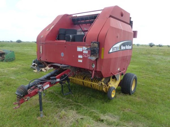 NEW HOLLAND BR 780 ROUND BALER