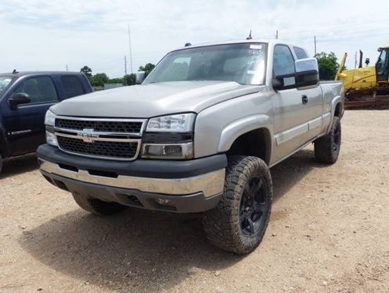2004 CHEVROLET 1500 Z71 EXTENDED CAB 4X4 TRUCK